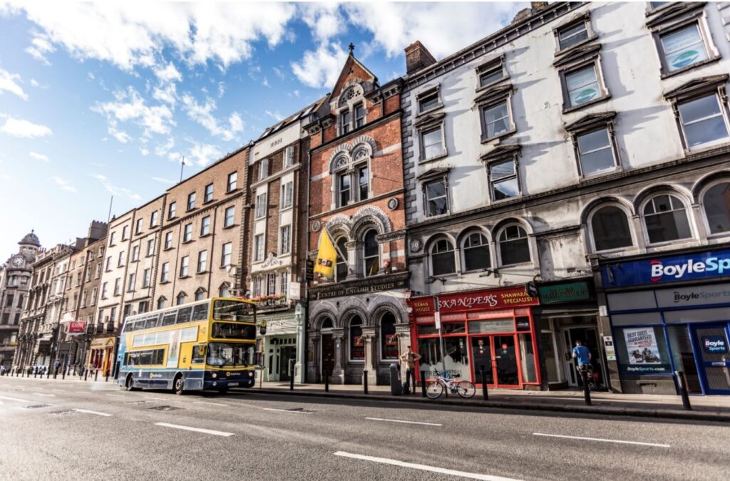 学校外観（Centre of English Studies, Dublin）