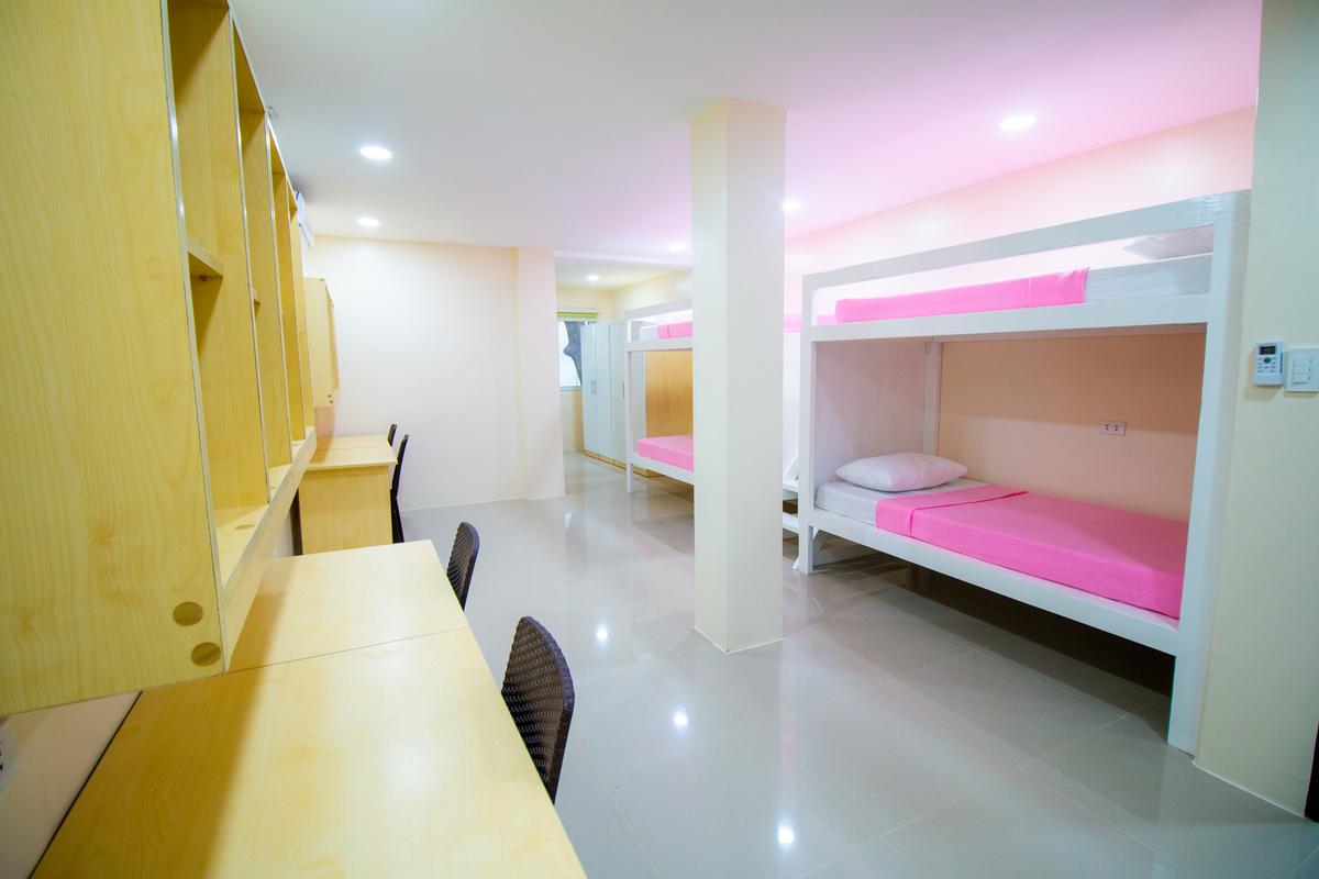 CG Academy 4人部屋