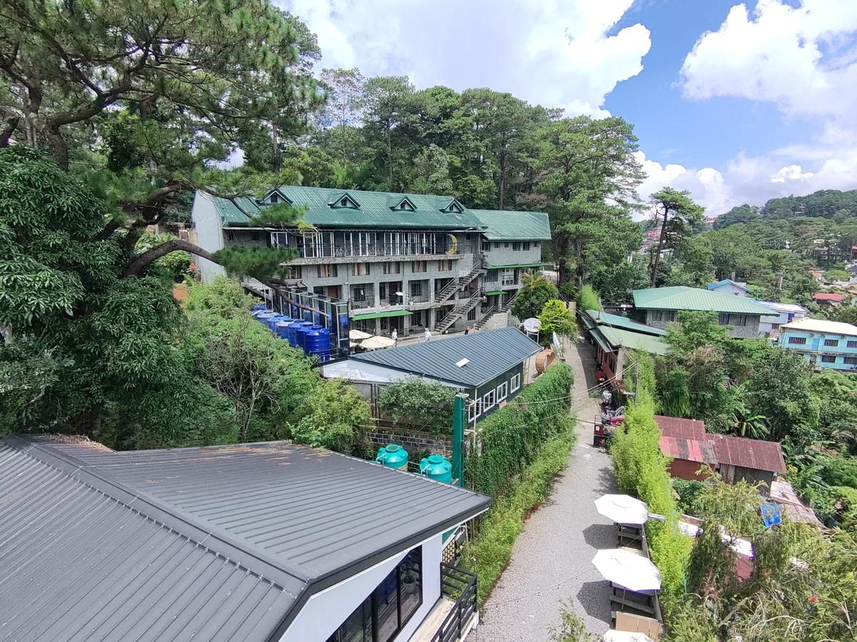 Baguio JICのキャンパス外観