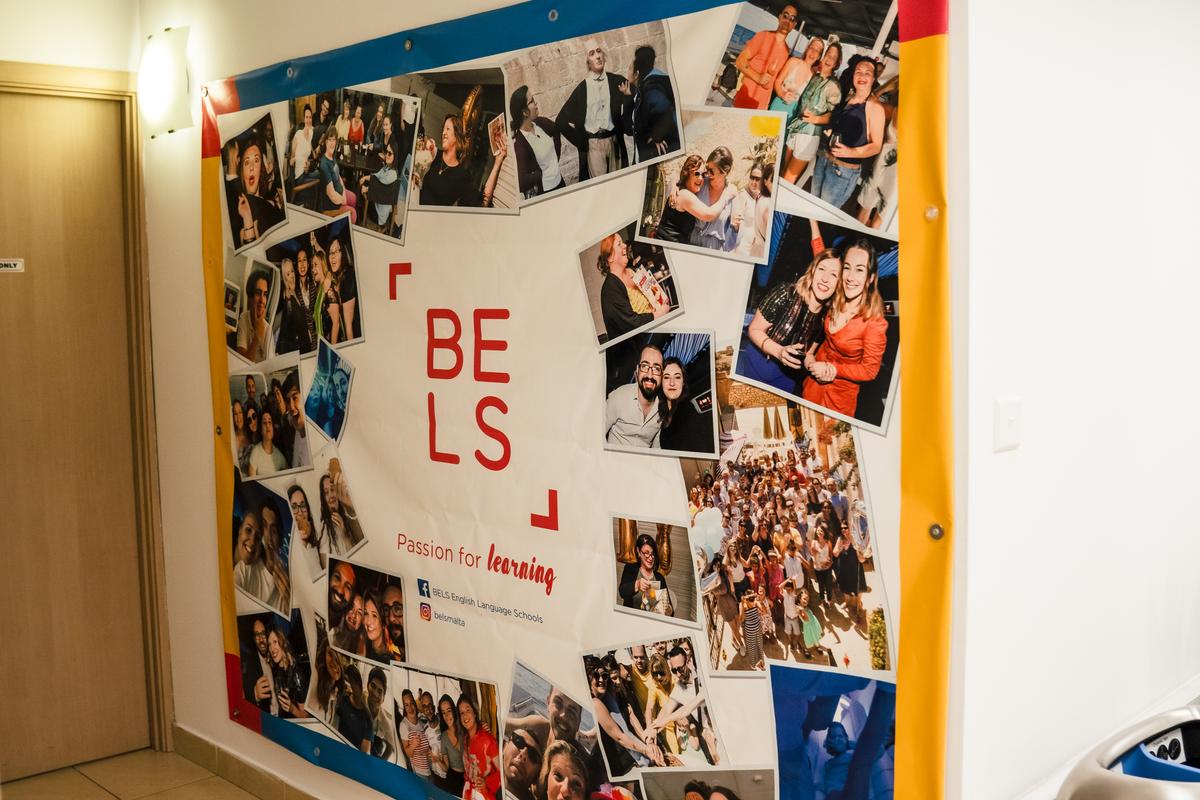 BELS Malta の学生フォトウォール
